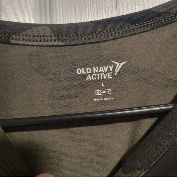 Old Navy Active Short Sleeve All Day Crop Top in Olive Camo Size Large - Picture 3 of 5